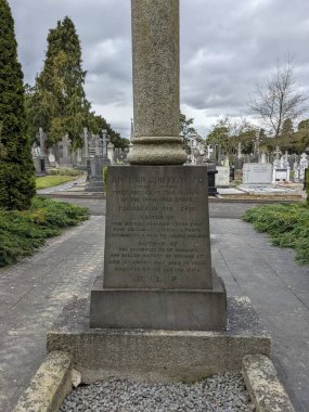 Glasnevin Mezarlığı, İrlanda 'nın en büyük mezarlığı.