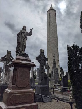 Glasnevin Mezarlığı, İrlanda 'nın en büyük mezarlığı.