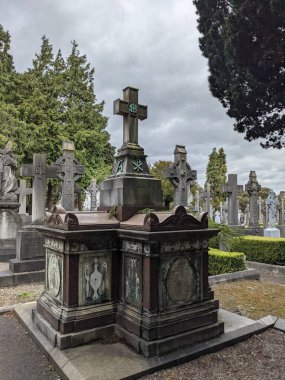 Glasnevin Mezarlığı, İrlanda 'nın en büyük mezarlığı.
