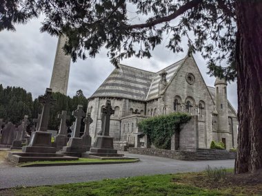 Glasnevin Mezarlığı, İrlanda 'nın en büyük mezarlığı.
