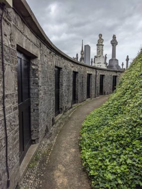 Glasnevin Mezarlığı, İrlanda 'nın en büyük mezarlığı.