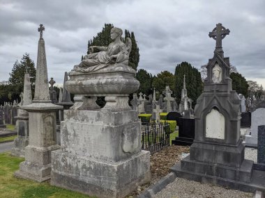 Glasnevin Mezarlığı, İrlanda 'nın en büyük mezarlığı.