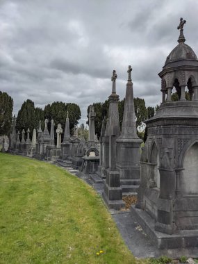 Glasnevin Mezarlığı, İrlanda 'nın en büyük mezarlığı.
