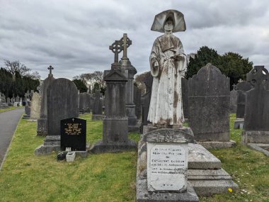 Glasnevin Mezarlığı, İrlanda 'nın en büyük mezarlığı.