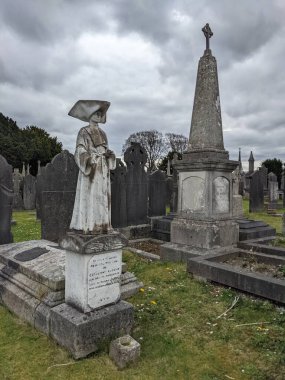 Glasnevin Mezarlığı, İrlanda 'nın en büyük mezarlığı.