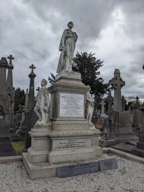 Glasnevin Mezarlığı, İrlanda 'nın en büyük mezarlığı.