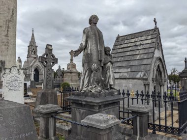 Glasnevin Mezarlığı, İrlanda 'nın en büyük mezarlığı.