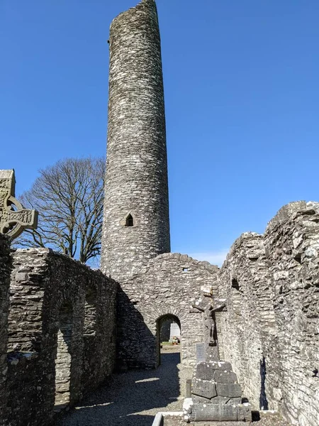 Νεκροταφείο Monasterboice Ψηλοί Σταυροί Και Ένας Πύργος Louth Ιρλανδία — Φωτογραφία Αρχείου