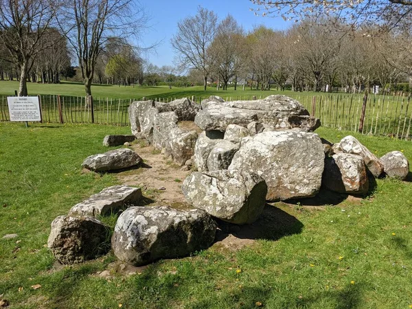 Proleek Dolmen, İrlanda 'da bulunan Ulusal Anıt.