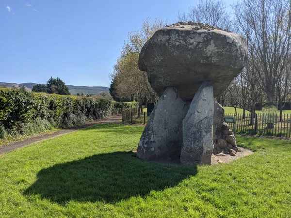 Proleek Dolmen, İrlanda 'da bulunan Ulusal Anıt.
