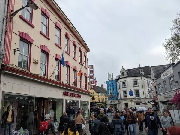 Galway Ireland Nisan 2022 Turistler Yerliler — Stok fotoğraf