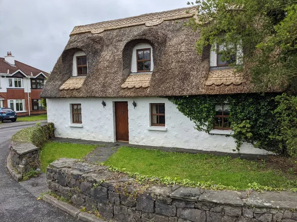 Thatched House National Symbol Ireland — Stockfoto