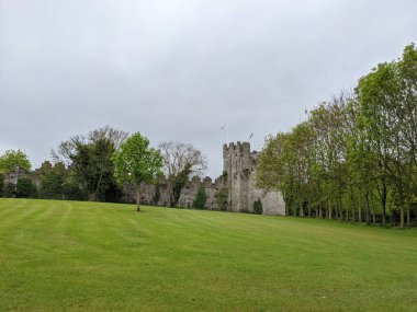  Kılıç Kalesi, Ortaçağ kalesi Kılıçlarda, Dublin