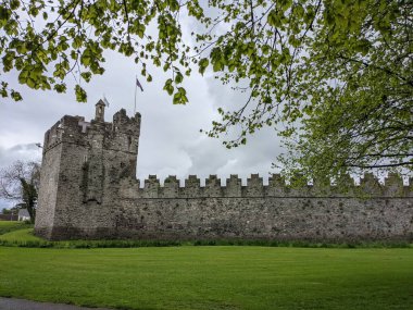 Kılıç Kalesi, Ortaçağ kalesi Kılıçlarda, Dublin