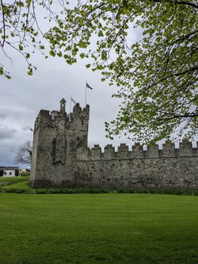 Kılıç Kalesi, Ortaçağ kalesi Kılıçlarda, Dublin