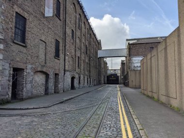 Dublin, İrlanda - 7 Mayıs 2022: Dublin 'deki Guinness Bira Fabrikası ve Deposu. İrlanda başkentindeki dünyaca ünlü müze. 