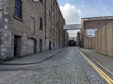 Dublin, İrlanda - 7 Mayıs 2022: Dublin 'deki Guinness Bira Fabrikası ve Deposu. İrlanda başkentindeki dünyaca ünlü müze. 