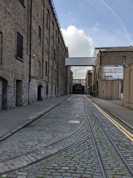 Dublin, İrlanda - 7 Mayıs 2022: Dublin 'deki Guinness Bira Fabrikası ve Deposu. İrlanda başkentindeki dünyaca ünlü müze. 