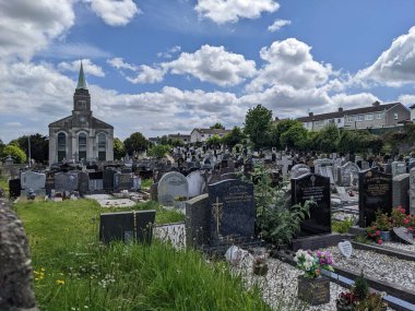 St. Colmcille Katolik Kilisesi ve Mezarlık Kılıçları, Dublin
