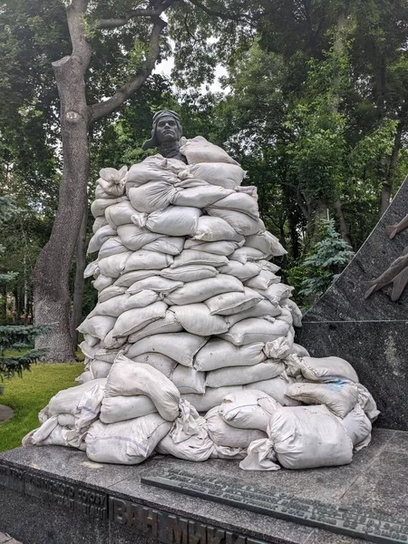 Monument Beschermd Door Zandzakken Kiev — Stockfoto