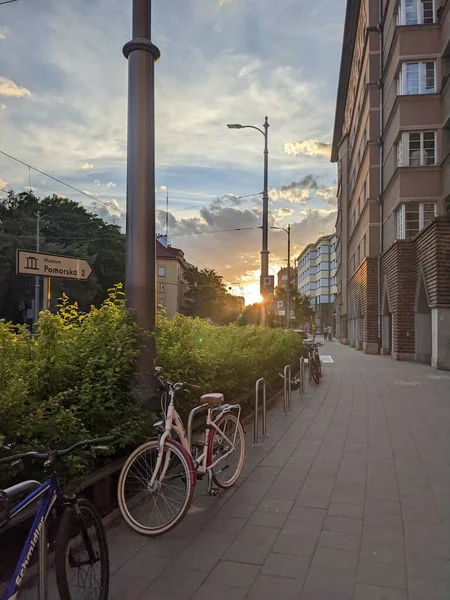 Міський Краєвид Будівлями Велосипедами — стокове фото