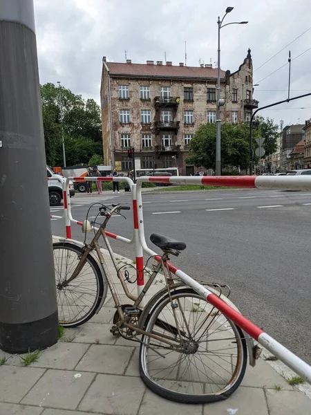 Vélo Cassé Dans Rue Cracovie Pologne — Photo