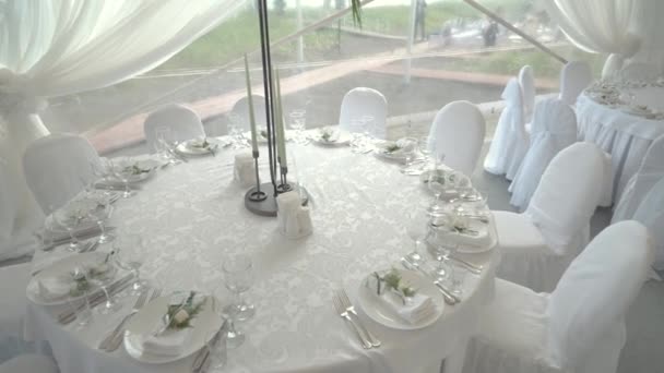 Large Tent Ocean Large Server Tables White Tablecloths Them — Stock Video