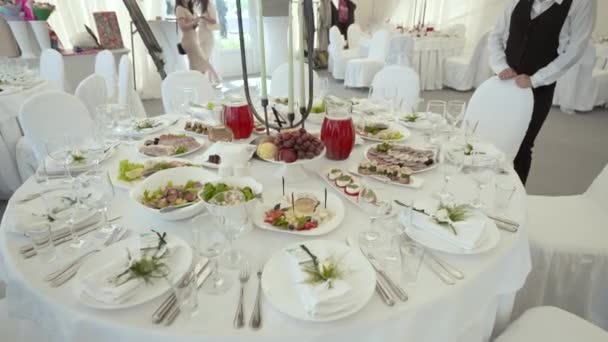 Large Oceanfront Banquet Tent Has Table Set Food Drinks — Stock Video