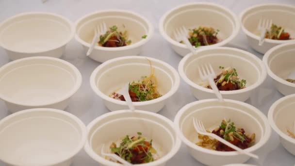 Chef Master Class Prepara Comida Decora Coloca Lajes — Vídeo de Stock