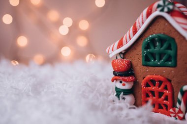 Arka planda noel süsü. Yeni yıl. Noel.