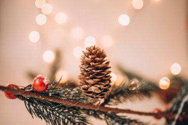 Arka planda noel süsü. Yeni yıl. Noel.