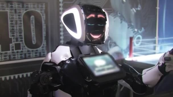 Giocattolo Robot Moderno Assistente Alla Mostra Robotica Moderna Tecnologie Avanzate — Video Stock
