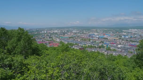Panorama view of Petropavlovsk-Kamchatsky from Nikolskaya Sopka. Aerial cityscape. Kamchatka peninsula, Russia. — Stockvideo