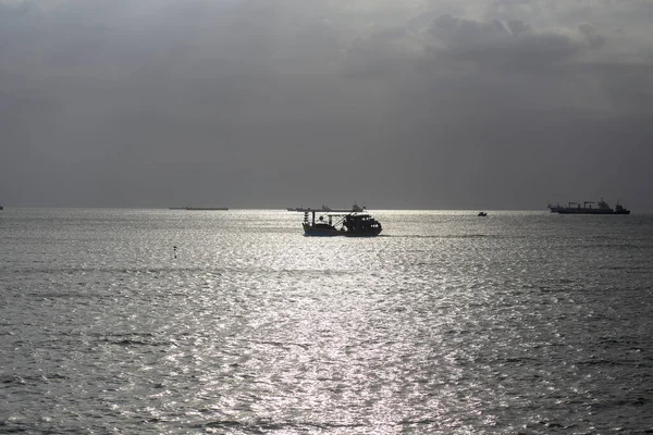 Вид Рибальський Човен Під Сонячним Світлом Море Місті Вунг Тау — стокове фото