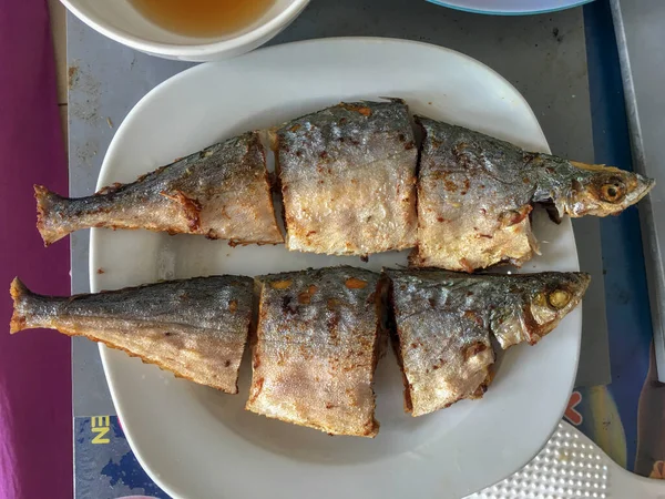 Primo Piano Pesce Mare Cotto Nel Ristorante — Foto Stock