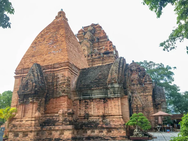 Πύργοι Nagar Cham Στην Πόλη Nha Trang Επαρχία Khanh Hoa — Φωτογραφία Αρχείου