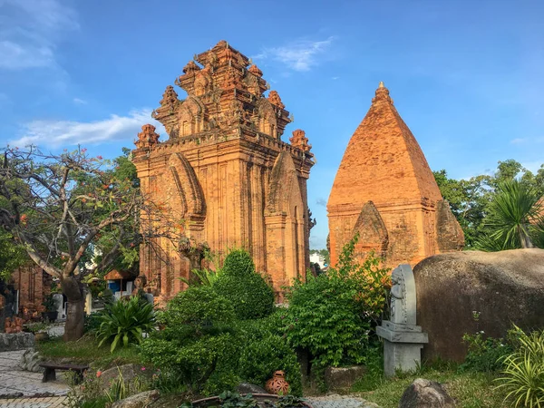 Πύργοι Nagar Cham Στην Πόλη Nha Trang Επαρχία Khanh Hoa — Φωτογραφία Αρχείου