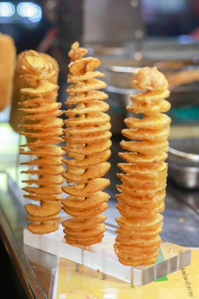 Caddede kızarmış patates, ho chi minh şehrinde.