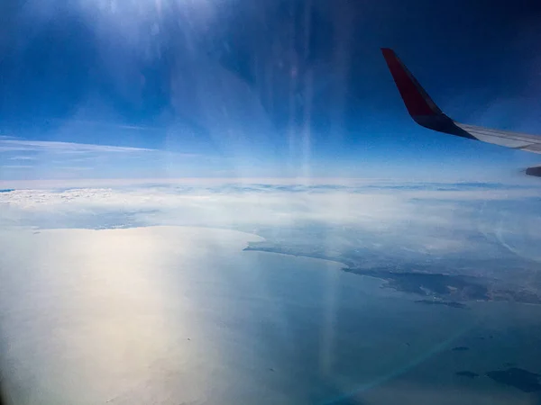 Vista Aérea Céu Azul Espaço Nuvem Através Avião — Fotografia de Stock