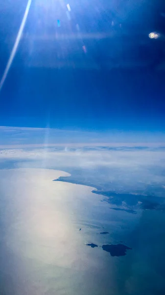 Vista Aérea Céu Azul Espaço Nuvem Através Avião — Fotografia de Stock