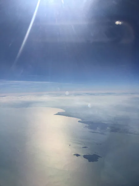 Vista Aérea Céu Azul Espaço Nuvem Mar Através Avião — Fotografia de Stock
