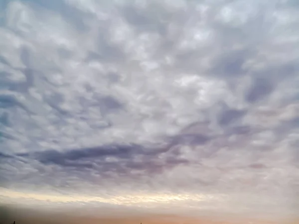 Fundo Claro Céu Com Fundo Nuvens Brancas — Fotografia de Stock