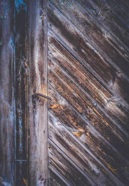 Sehr Alte Holztür Mit Metallgriff Und Fast Keine Farbe — Stockfoto