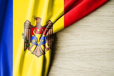 Moldova bayrağı. Moldova 'nın kumaş desenli bayrağı. 3 boyutlu illüstrasyon. metin için arka boşluk ile. Yakın çekim görünümü.