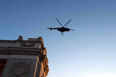 Rusya Federasyonu ordusunun askeri helikopteri. Mi-8 helikopter modeli.