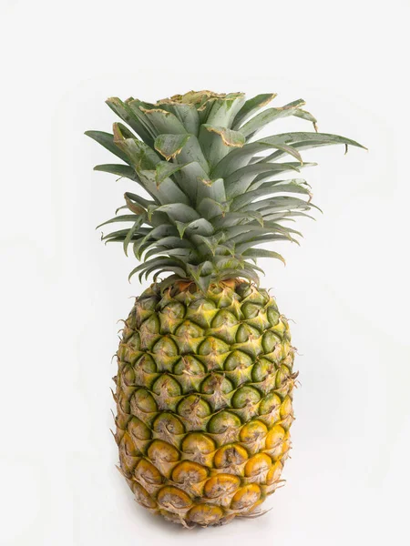 Reife Ananas Isoliert Auf Weißem Hintergrund Gesunde Ernährung — Stockfoto