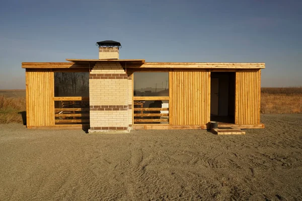 Frente Villa Moderna Con Una Piedra Cielo Azul Casa Tiene — Foto de Stock