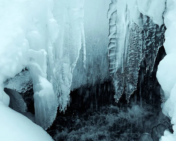 Zmrzlý Vodopád Ledem Zimě Zimní Pozadí — Stock fotografie