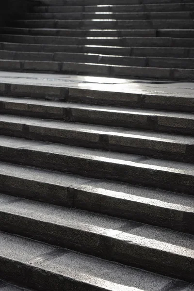 Vista Escalera Hormigón Calle Gris Escaleras Granito Sombra Cayendo Escalones —  Fotos de Stock