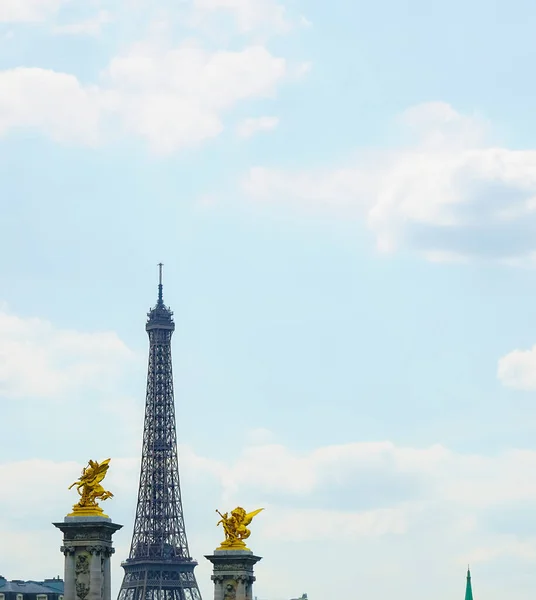 Parijs Frankrijk Juli 2018 Gouden Roem Gevleugeld Paardenbeeld Pont Bridge — Stockfoto